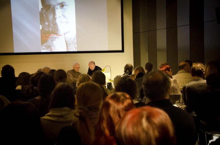 Mesto nad reko Dolar 7